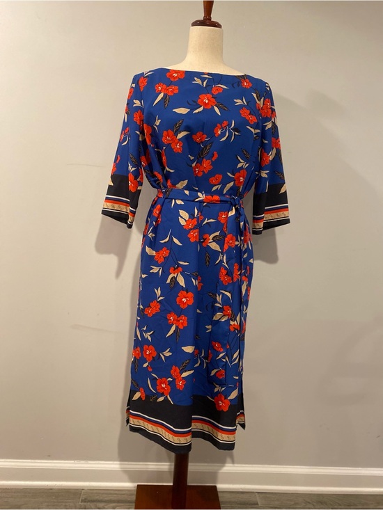 Ann Taylor Dresses & Skirts - Petite Ann Taylor Blue Midi Dress with Red Floral Print